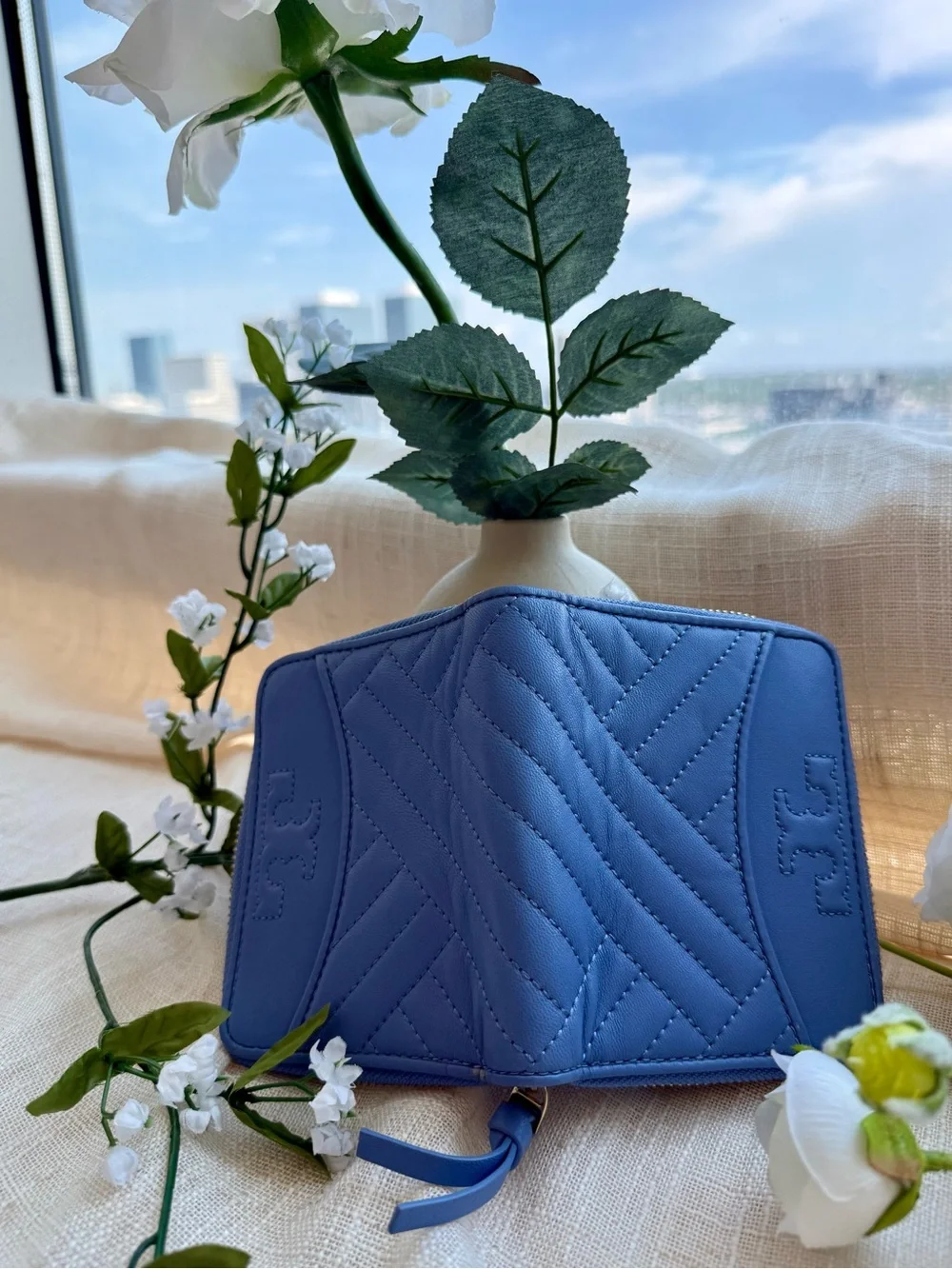 Tory Burch Alexa Quilted Zip Wallet Cornflower Blue Like New